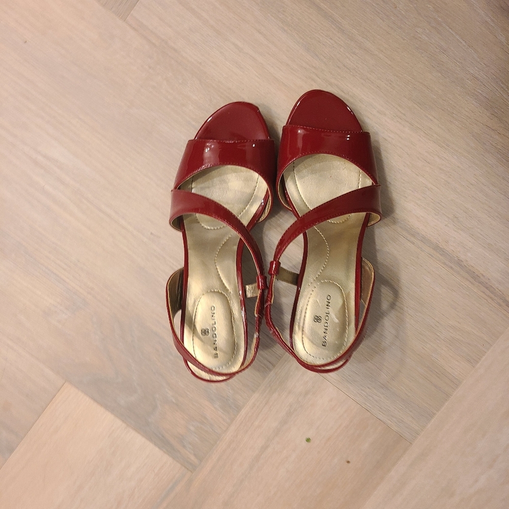 Bandolino, low heeled sandals